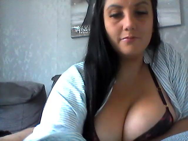 Live sex webcam photo for brunettemolly #275043904