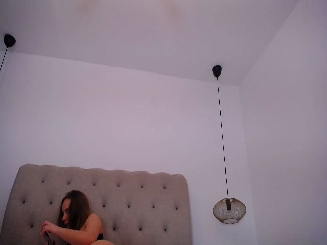 Live sex webcam photo for call_me_em #271763574