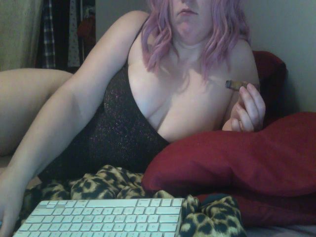 Live sex webcam photo for cameliaaa0903 #272302895