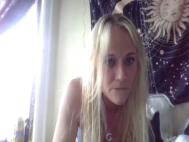 Live sex webcam photo for candierose1 #273485728
