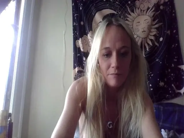 Live sex webcam photo for candierose1 #273515512