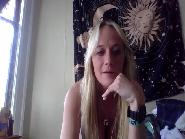 Live sex webcam photo for candierose1 #273517998