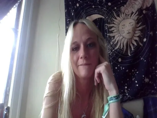 Live sex webcam photo for candierose1 #273527982