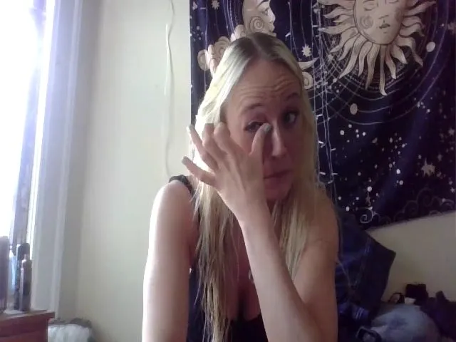 Live sex webcam photo for candierose1 #273552216