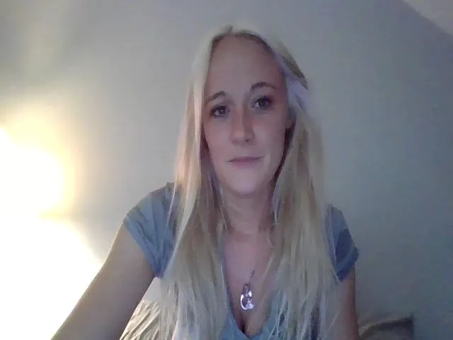 Live sex webcam photo for candierose1 #273722321