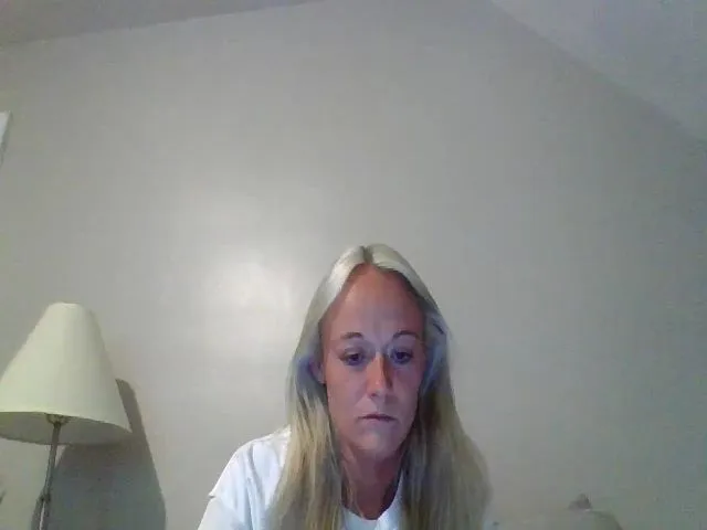 Live sex webcam photo for candierose1 #273887533