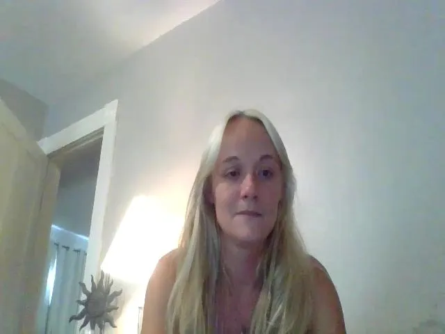 Live sex webcam photo for candierose1 #273921806