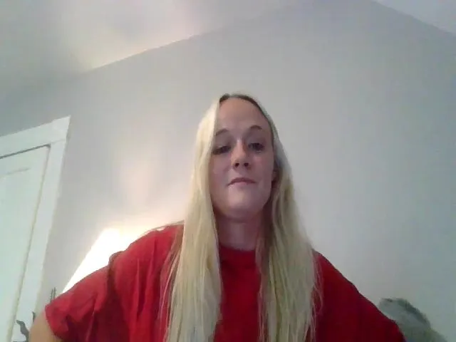 Live sex webcam photo for candierose1 #273991890