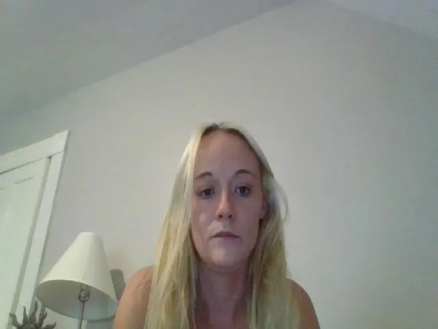 Live sex webcam photo for candierose1 #274044022