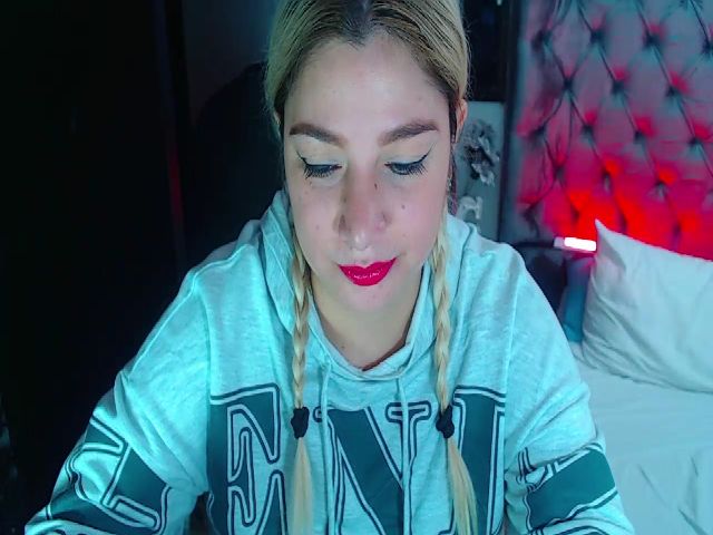 Live sex webcam photo for carolaynn #272062626