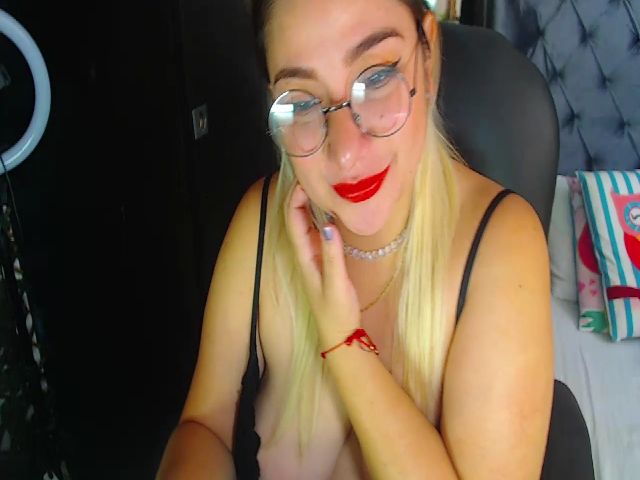 Live sex webcam photo for carolaynn #272217999
