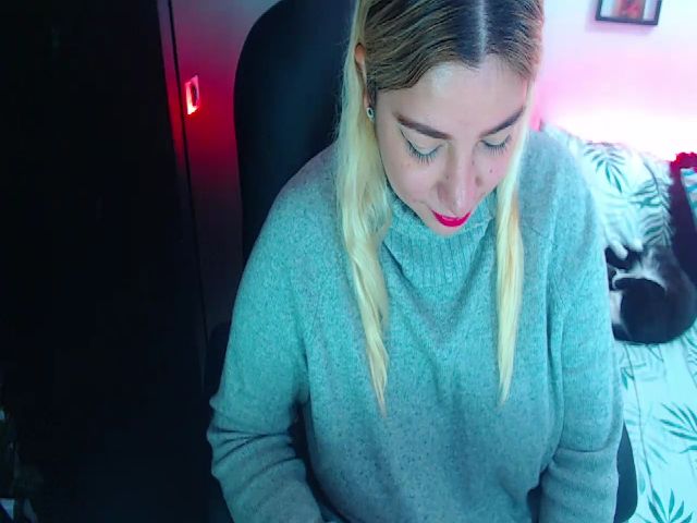 Live sex webcam photo for carolaynn #272299700