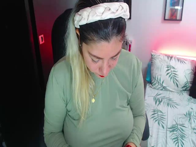 Live sex webcam photo for carolaynn #273319373