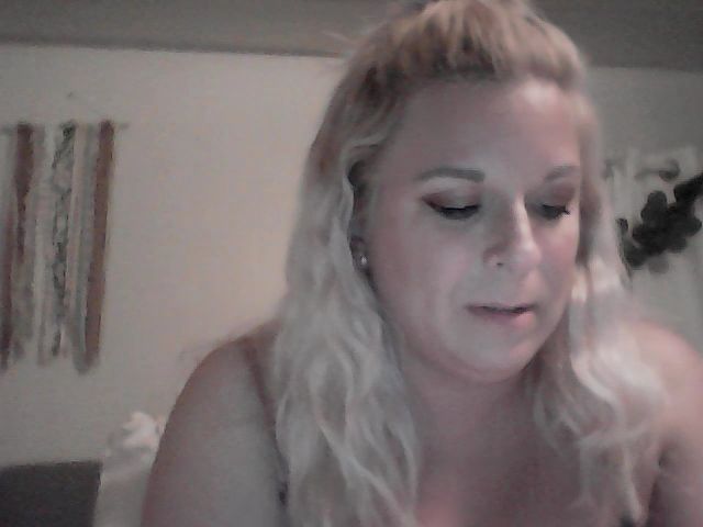 Live sex webcam photo for coco_hart69 #273353496