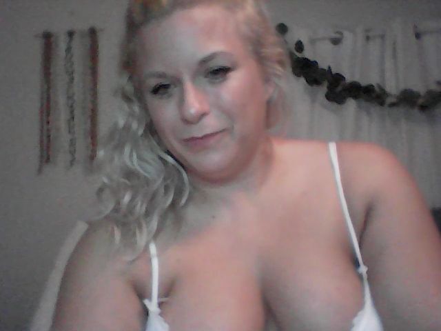 Live sex webcam photo for coco_hart69 #273760564