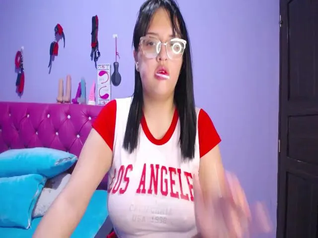 Live sex webcam photo for Cristal07 #273386632