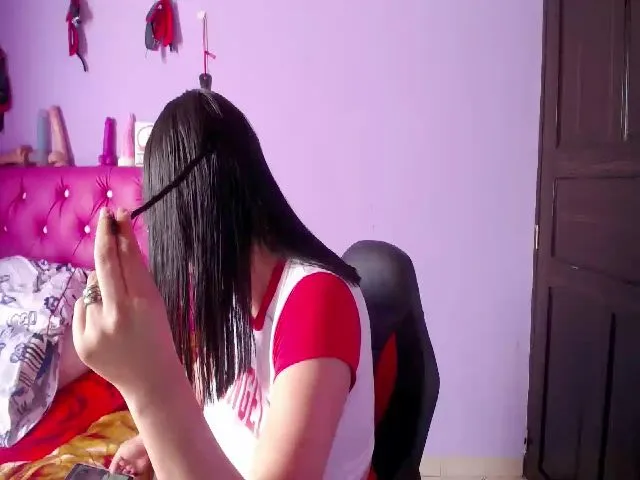 Live sex webcam photo for Cristal07 #273877452