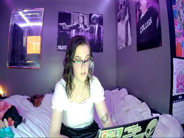 Live sex webcam photo for curvycutie611 #273278144