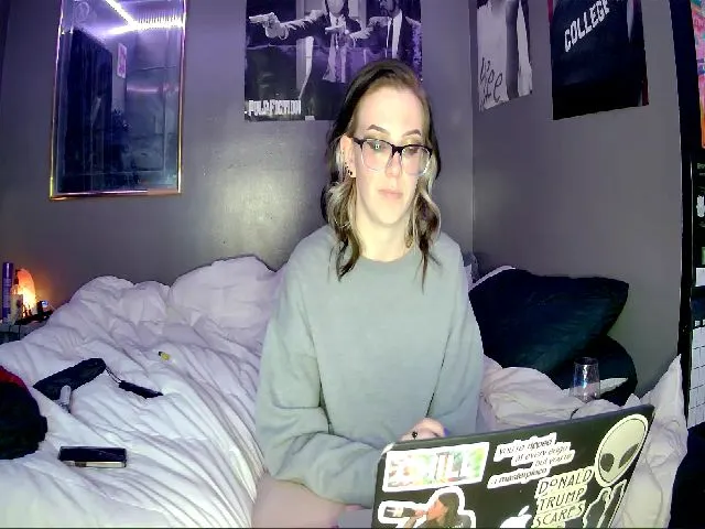 Live sex webcam photo for curvycutie611 #273353185