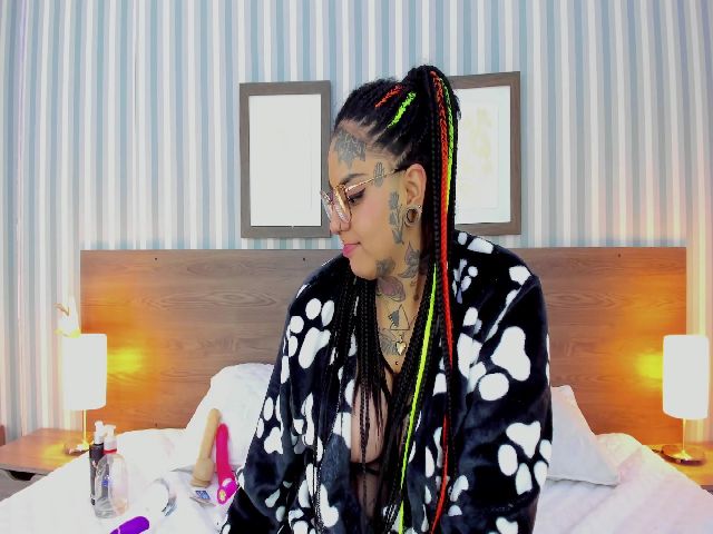 Live sex webcam photo for eimy_ #273311210