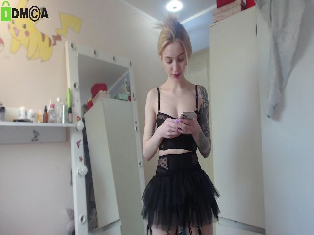 Live sex webcam photo for eleven1_ #273369608