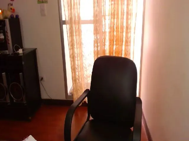 Live sex webcam photo for ema_sweet1 #272516973