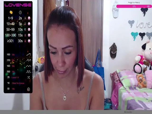 Live sex webcam photo for emily40_ #272887874