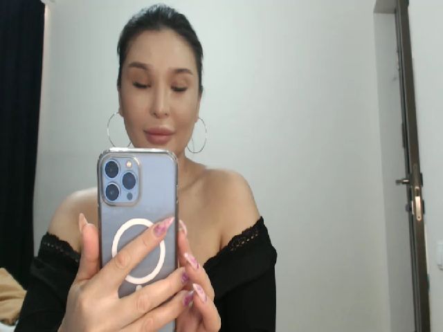 Live sex webcam photo for geisha #272903239