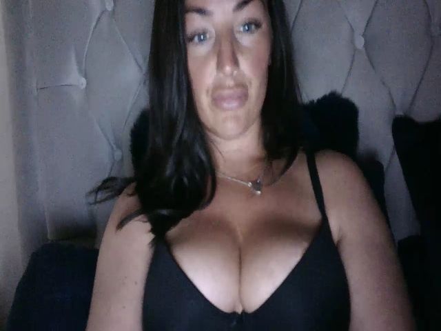 Live sex webcam photo for glasgowgirl1 #273739576