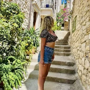 Live sex webcam photo for greenkarina #278237582