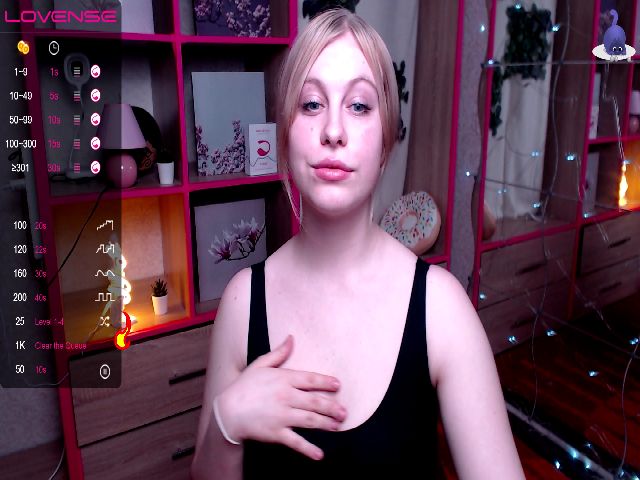 Live sex webcam photo for hannah_di #272268066