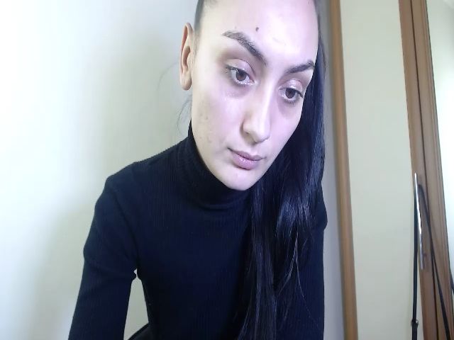 Live sex webcam photo for hello_its_me5 #271803115