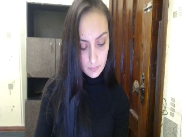 Live sex webcam photo for hello_its_me5 #271887512