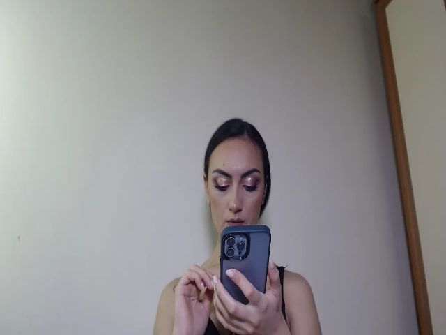 Live sex webcam photo for hello_its_me5 #271955611