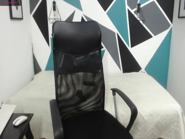 Live sex webcam photo for henrriet #272965411