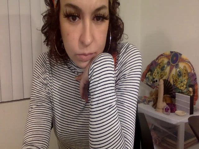 Live sex webcam photo for hon3ybunch #271950907