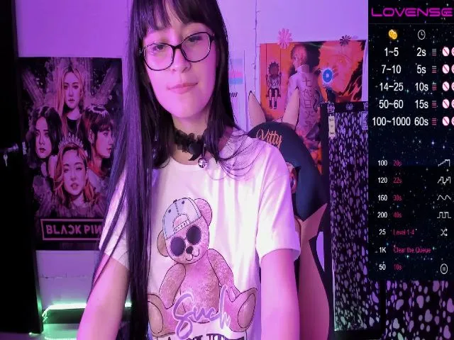 Live sex webcam photo for honeykitty__ #272286918