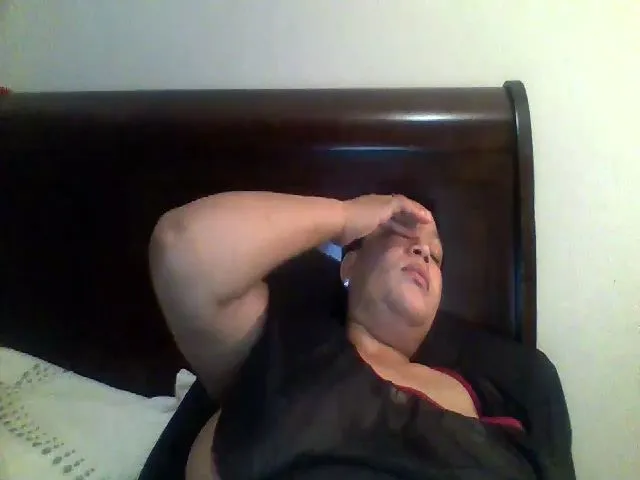 Live sex webcam photo for hotsluttytits #271848667