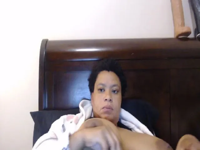Live sex webcam photo for hotsluttytits #273340827