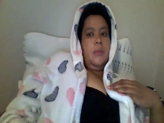 Live sex webcam photo for hotsluttytits #273488282
