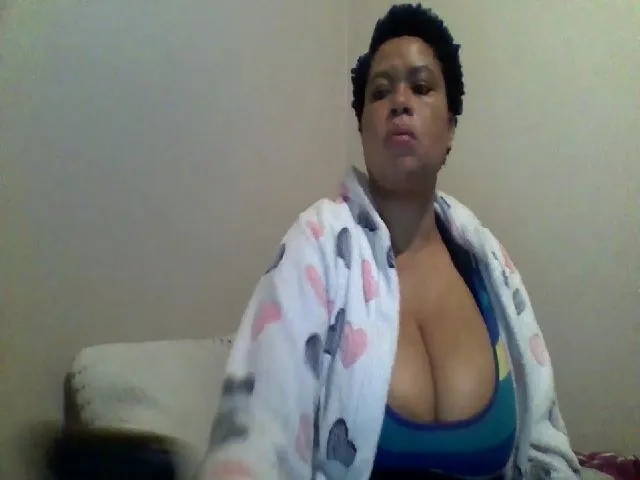 Live sex webcam photo for hotsluttytits #273499447