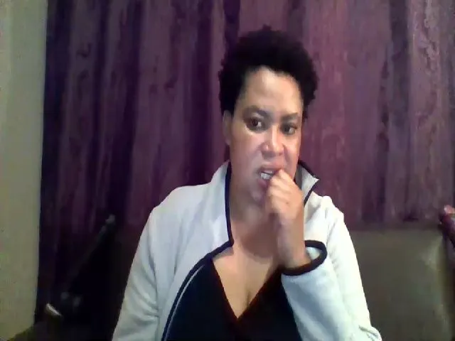 Live sex webcam photo for hotsluttytits #273724039