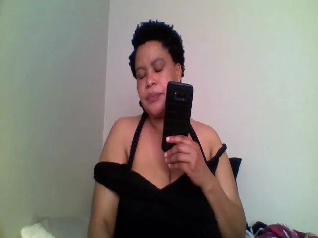 Live sex webcam photo for hotsluttytits #273740307