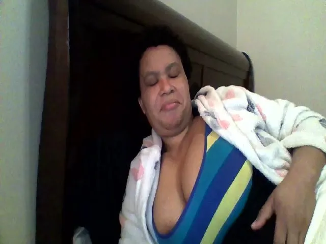 Live sex webcam photo for hotsluttytits #273942880