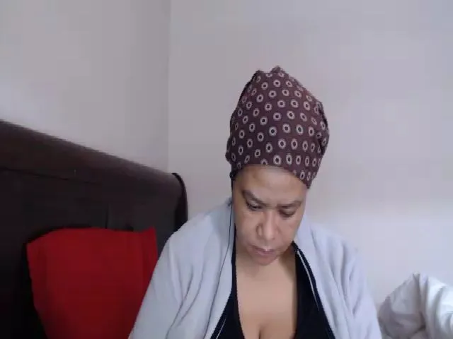 Live sex webcam photo for hotsluttytits #274257253