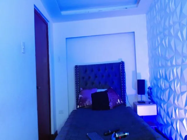 Live sex webcam photo for im_mariana #273059366