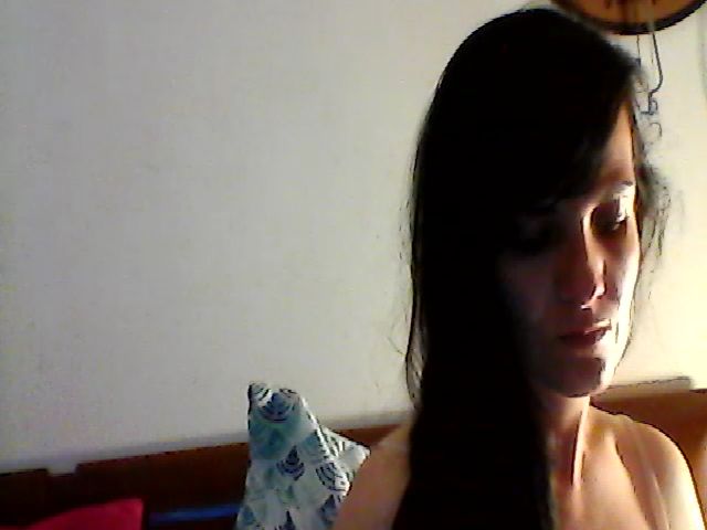 Live sex webcam photo for isabellazee2 #272168951