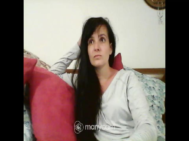 Live sex webcam photo for isabellazee2 #272209881