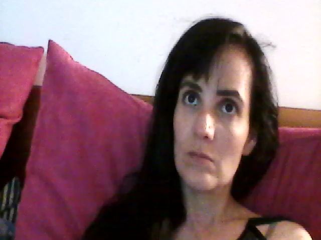 Live sex webcam photo for isabellazee2 #272996814