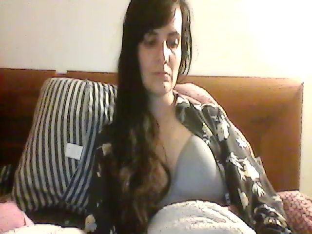 Live sex webcam photo for isabellazee2 #273157738